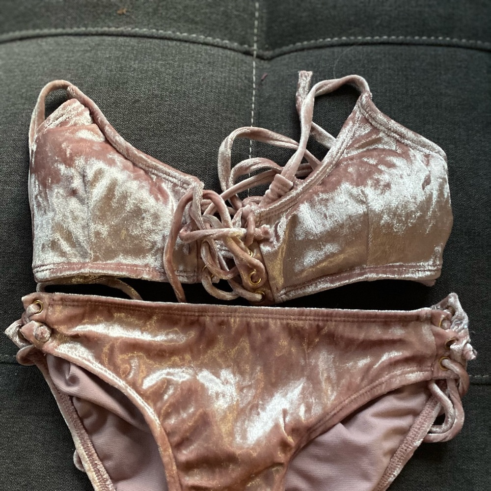 Bathing suit